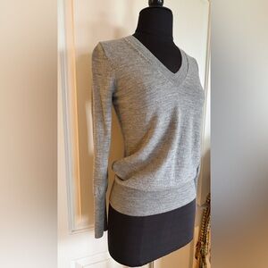 J.Crew 100% Merino Wool V-Neck Sweater Gray Size Small